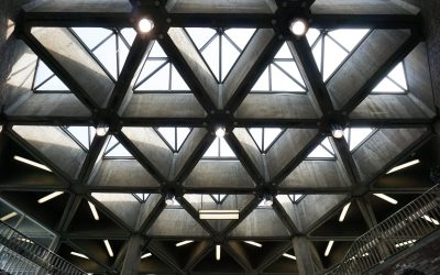 metro-ceiling-triangles